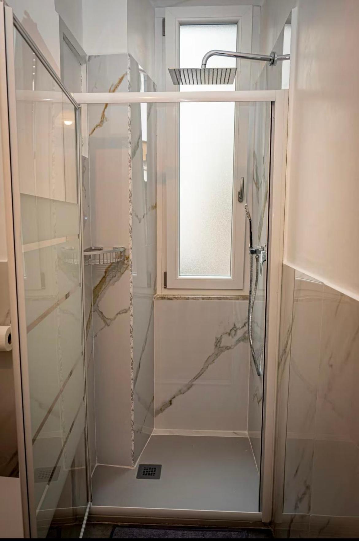 Colli 3m Metro Apartment Rom